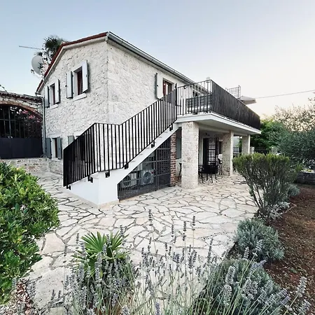 Koronsovac Apartment Porec