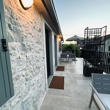 Koronsovac House With 4 Apartments Apartment *