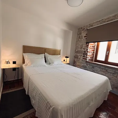 Koronsovac House With 4 Apartments *
