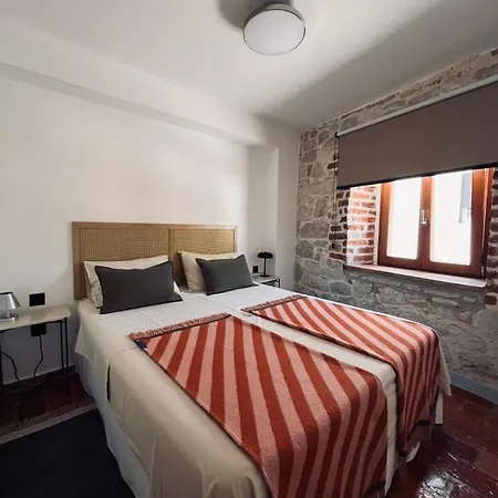 Koronsovac House With 4 Apartments Apartment